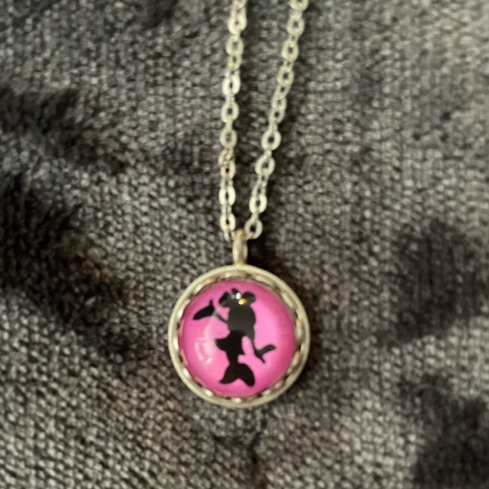 Disney Minnie Mouse necklace